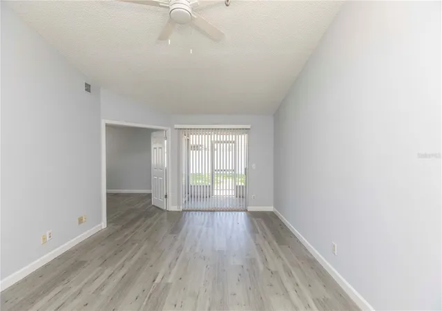 4th image of 327 Phlox Dr #327, Palm Harbor, FL 34684 | MLS# W7885784