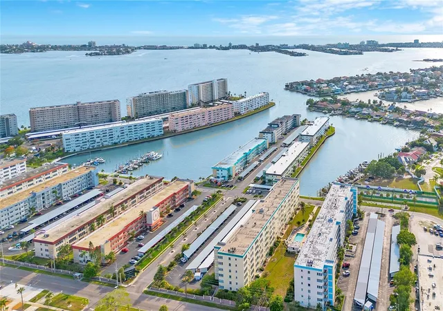 Homes for sale in Gulfport, FL | 2960 59th St S #405, Gulfport, FL 33707 | MLS# TB8508888