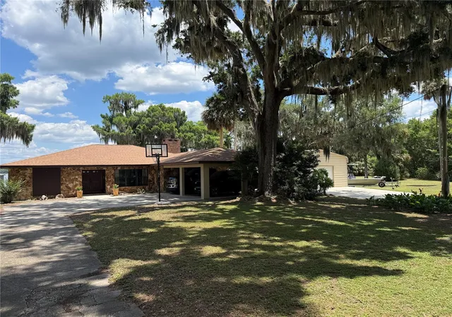 Homes for sale in Lake Panasoffkee, FL | 4232 County Road 400, Lake Panasoffkee, FL 33538 | MLS# G5112404