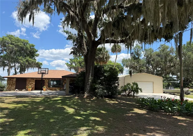 Homes for sale in Lake Panasoffkee, FL | 4232 County Road 400, Lake Panasoffkee, FL 33538 | MLS# G5112404