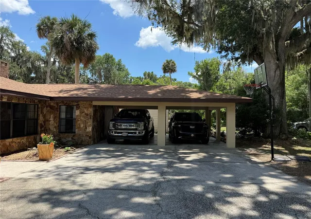Homes for sale in Lake Panasoffkee, FL | 4232 County Road 400, Lake Panasoffkee, FL 33538 | MLS# G5112404