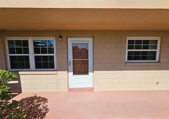 Homes for sale in Tavares, FL | 1100 E Caroline St #123, Tavares, FL 32778 | MLS# OM724777