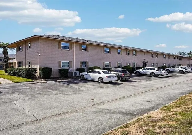 Homes for sale in Tavares, FL | 1100 E Caroline St #123, Tavares, FL 32778 | MLS# OM724777