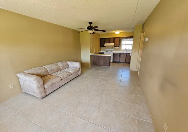 Homes for sale in Tavares, FL | 1100 E Caroline St #123, Tavares, FL 32778 | MLS# OM724777
