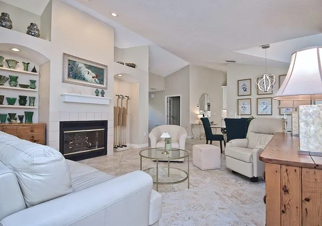 Photo 4 of Single family home for sale at 3890 Lyndhurst Ct, Sarasota, FL 34235 | MLS# TB8508923 | Listing updated on 2026-08-25