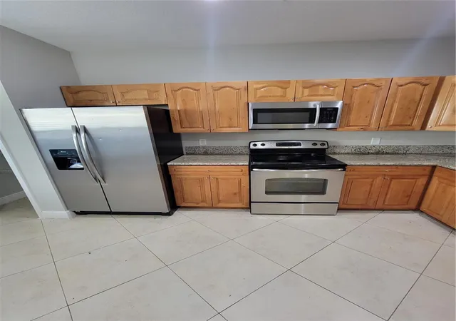 Photo 4 of Condo for sale at 3717 S Lake Orlando Pkwy #7, Orlando, FL 32808 | MLS# O6408141 | Listing updated on 2026-06-14
