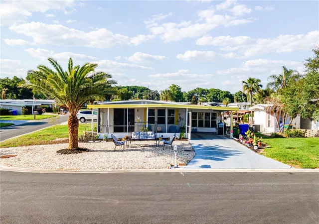 Photo 3 of Manufactured home for sale at 1004 Todd Way, Tavares, FL 32778 | MLS# G5112405 | Listing updated on 2026-09-26