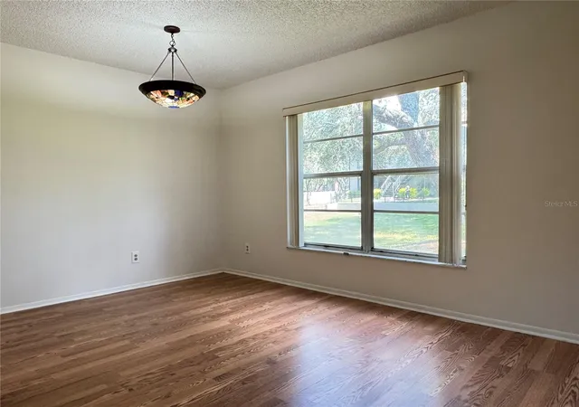Listing Photo 4 - Condo for sale in building located at 4033 Dream Oak Pl, Tampa, FL 33613 - Unit #101