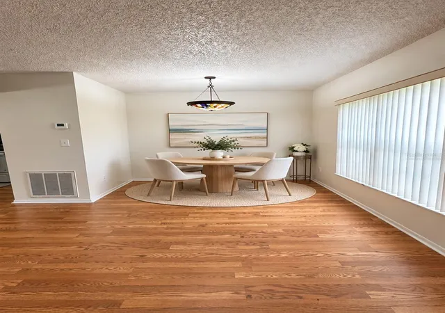 Listing Photo 4 - Condo for sale in building located at 4033 Dream Oak Pl, Tampa, FL 33613 - Unit #101