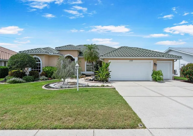 Photo 1 of Single family home for sale at 1543 Waterford Dr, Venice, FL 34292 | MLS# S5149963 | Listing updated on 2026-10-17
