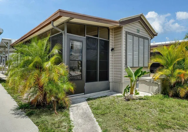 Homes for sale in Englewood, FL | 1475 Flamingo Dr #71, Englewood, FL 34224 | MLS# N6144345