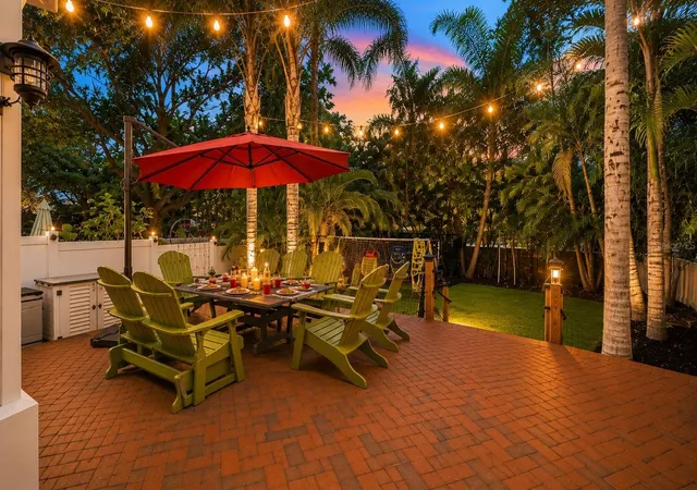 Photo 3 of Townhouse for sale at 2869 Bayshore Trails Dr, Tampa, FL 33611 | MLS# TB8508991 | Listing updated on 2026-10-20
