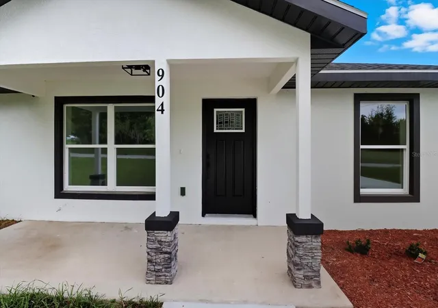 Photo 3 of Single family home for sale at 19857 Sw Flamingo Dr, Dunnellon, FL 34431 | MLS# OM724786 | Listing updated on 2026-09-17