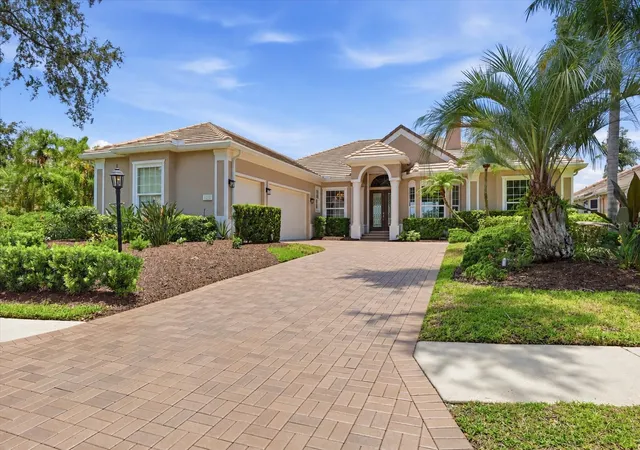 Single family home for sale at 8160 Collingwood Ct, UNIVERSITY PARK, FL 34201 | MLS# A4693747