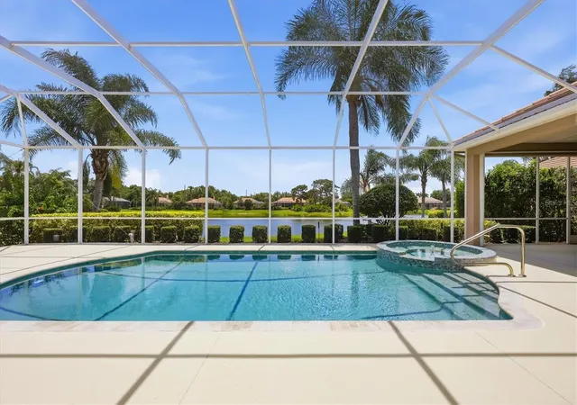 Photo 3 of Single family home for sale at 8160 Collingwood Ct, University Park, FL 34201 | MLS# A4693747 | Listing updated on 2026-10-04