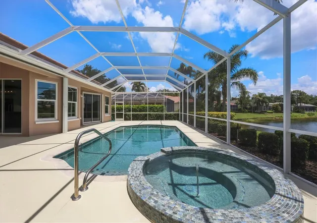 Photo 4 of Single family home for sale at 8160 Collingwood Ct, University Park, FL 34201 | MLS# A4693747 | Listing updated on 2026-10-04
