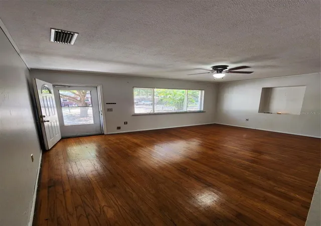 Photo 3 of Single family home for sale at 1608 Edna Ave, Largo, FL 33770 | MLS# TB8509013 | Listing updated on 2026-08-18