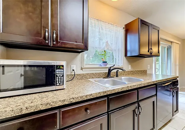 Photo 4 of Single family home for sale at 3 Pine Trak Pl, Ocala, FL 34472 | MLS# OM724791 | Listing updated on 2026-09-02