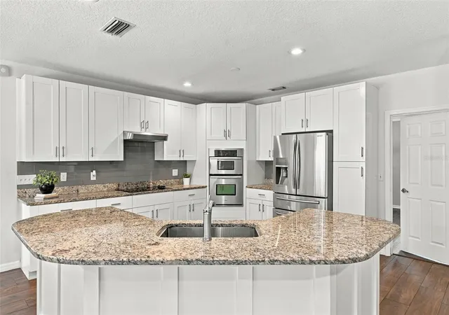 Photo 3 of Single family home for sale at 1349 Valley Pine Cir, Apopka, FL 32712 | MLS# O6408227 | Listing updated on 2026-10-10