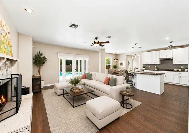 Photo 3 of Single family home for sale at 1349 Valley Pine Cir, Apopka, FL 32712 | MLS# O6408227 | Listing updated on 2026-10-06