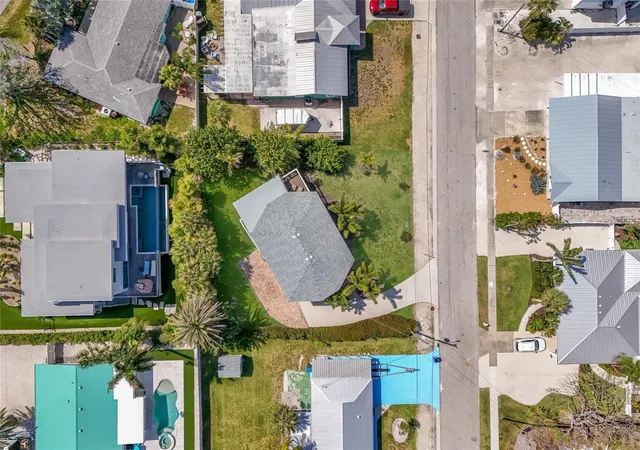 2nd image of 221 85th St, Holmes Beach, FL 34217 | MLS# A4693773