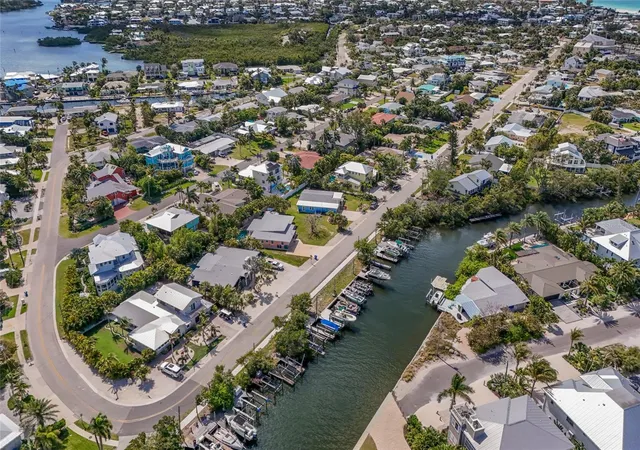 40th image of 221 85th St, Holmes Beach, FL 34217 | MLS# A4693773