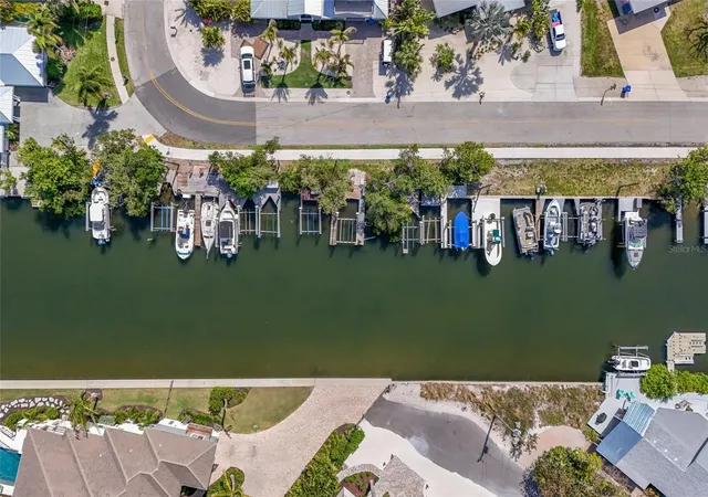 5th image of 221 85Th St, Holmes Beach, FL 34217 | MLS# A4693773