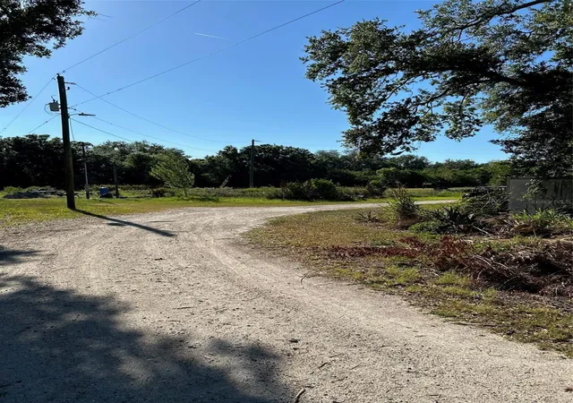 14th image of 910 1010 & 1016 3rd Ave Se Ave Se, Ruskin, FL 33570 | MLS# A4693776