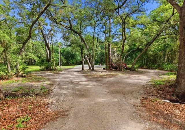4th image of 910 1010 & 1016 3Rd Ave Se Ave Se, Ruskin, FL 33570 | MLS# A4693776