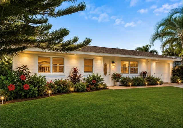 Photo 2 of Single family home for sale at 192 Ponce De Leon Dr, Ormond Beach, FL 32176 | MLS# V4949109 | Listing updated on 2026-09-15