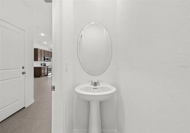 Photo 3 of Townhouse for sale at 4899 Winding River Rd, Orlando, FL 32822 | MLS# W7885806 | Listing updated on 2026-09-25