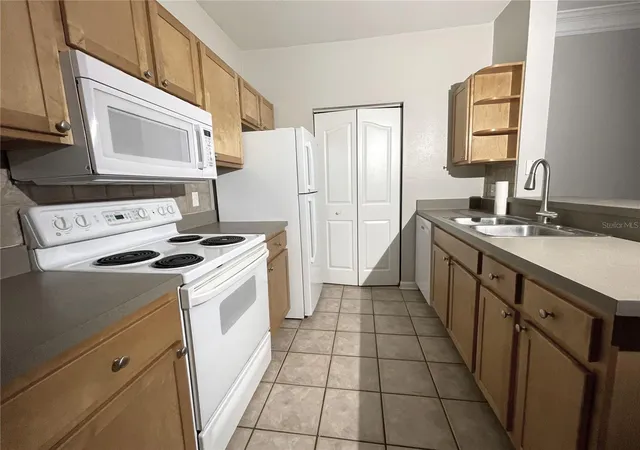 4th image of 4207 S Dale Mabry Hwy #9201, Tampa, FL 33611 | MLS# TB8509103