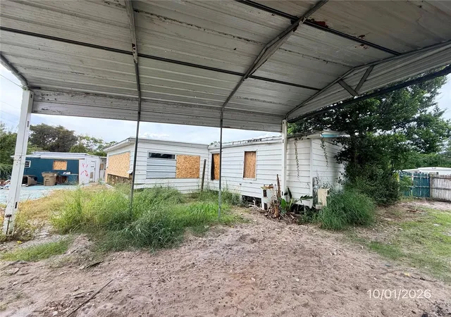 Photo 2 of Manufactured home for sale at 12024 Lakeview Dr, Leesburg, FL 34788 | MLS# G5112415 | Listing updated on 2026-10-22