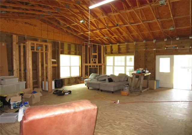 Photo 2 of Single family home for sale at 21108 Durden Rd, Dade City, FL 33523 | MLS# W7885808 | Listing updated on 2026-09-23