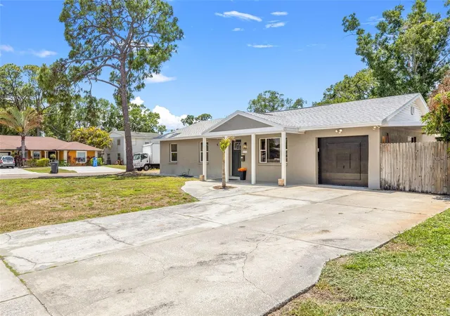 Photo 3 of Single family home for sale at 6802 Cresthill Ct, Tampa, FL 33615 | MLS# TB8509150 | Listing updated on 2026-10-04