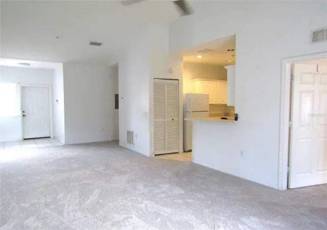 Listing Photo 5 - Condo for sale in building located at 3966 Mediterranea Cir, Sarasota, FL 34233 - Unit #421