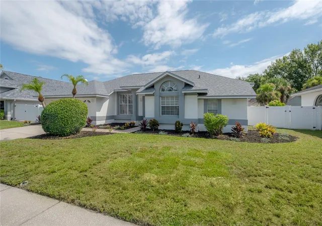 Photo 3 of Single family home for sale at 15121 Heathridge Dr, Tampa, FL 33625 | MLS# TB8509177 | Listing updated on 2026-09-25