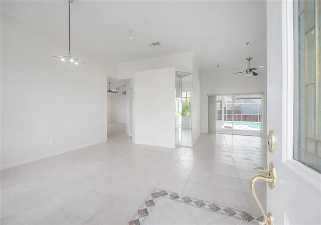 Photo 3 of Single family home for sale at 15121 Heathridge Dr, Tampa, FL 33625 | MLS# TB8509177 | Listing updated on 2026-09-25