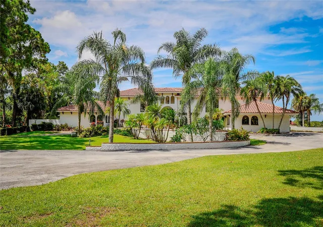 2nd image of 500 N Highland Ave, Tarpon Springs, FL 34688 | MLS# TB8509185