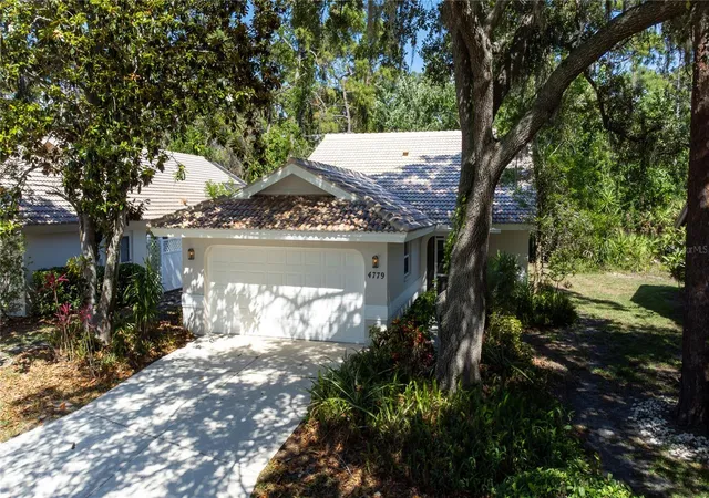 Photo 3 of Single family home for sale at 4779 Tivoli Pl, Sarasota, FL 34235 | MLS# A4693816 | Listing updated on 2026-09-17
