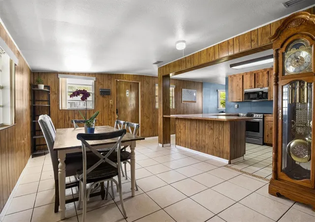 Photo 3 of Single family home for sale at 1307 Mayflower Dr, Lakeland, FL 33810 | MLS# L4961933 | Listing updated on 2026-10-07
