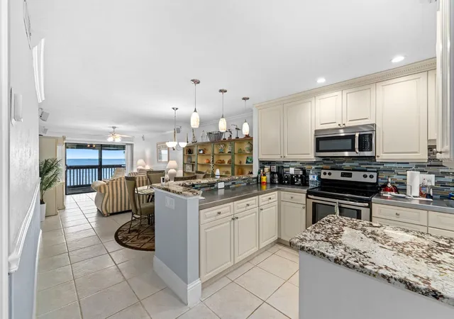 3rd image of 816 Bahia Del Sol Dr #23, Ruskin, FL 33570 | MLS# TB8509198