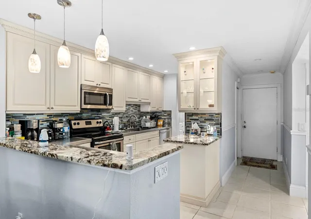 4th image of 816 Bahia Del Sol Dr #23, Ruskin, FL 33570 | MLS# TB8509198