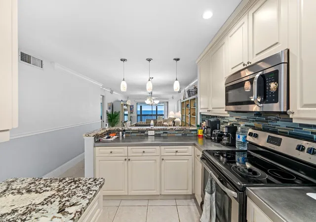 5th image of 816 Bahia Del Sol Dr #23, Ruskin, FL 33570 | MLS# TB8509198