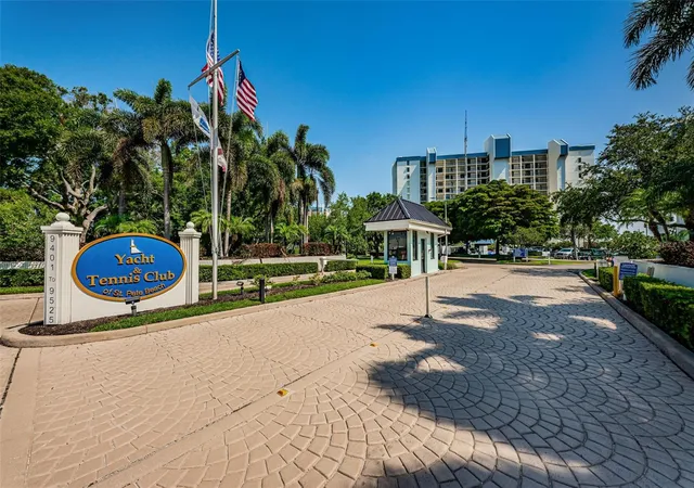 Homes for sale in St Pete Beach, FL | 9525 Blind Pass Road, St Pete Beach, FL 33706 | Houzeo