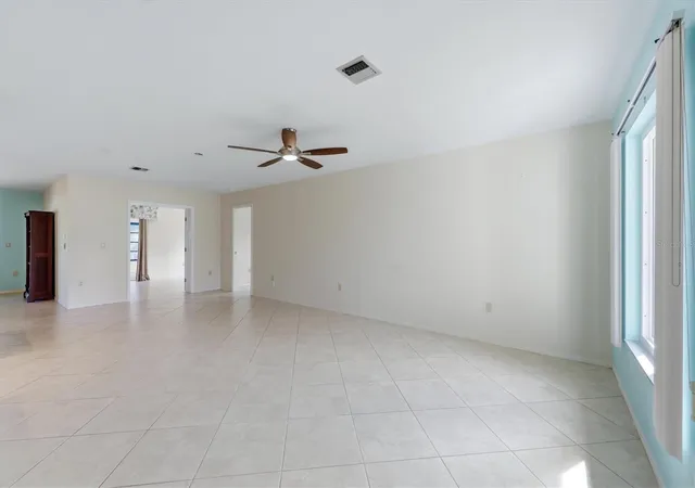 3rd image of 255 Rigel Rd, Venice, FL 34293 | MLS# N6144355