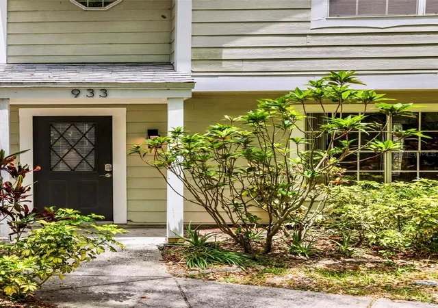 Photo 2 of Townhouse for sale at 933 Hamilton Ct, Palm Harbor, FL 34683 | MLS# TB8509208 | Listing updated on 2026-10-07