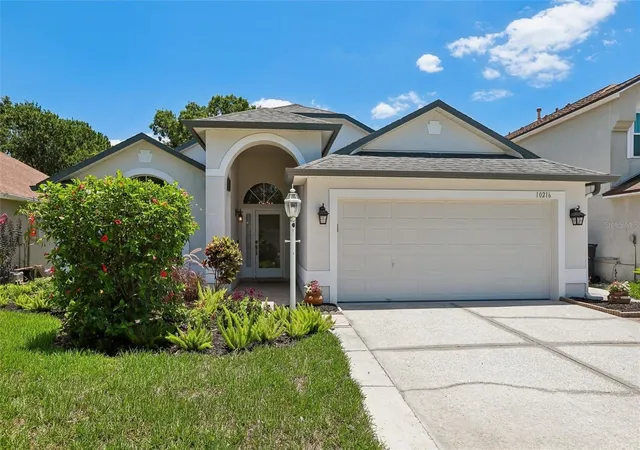 Homes for sale in Tampa, FL | 10216 Charleston Corner Rd, Tampa, FL 33635 | MLS# TB8509212