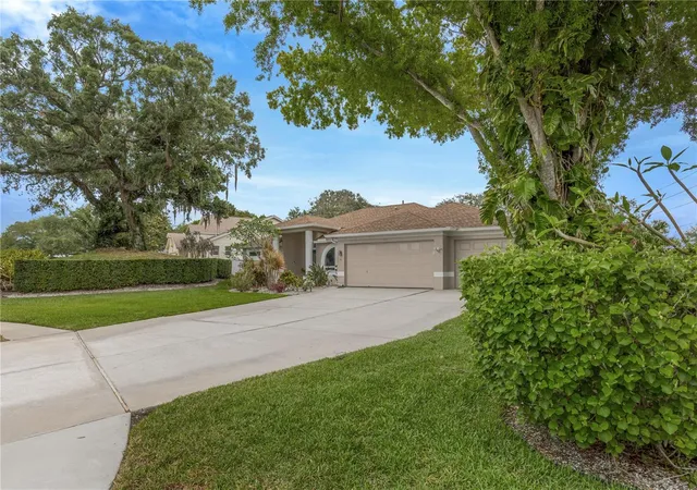 2nd image of 727 Hidden Lake Dr, Tarpon Springs, FL 34689 | MLS# TB8509228