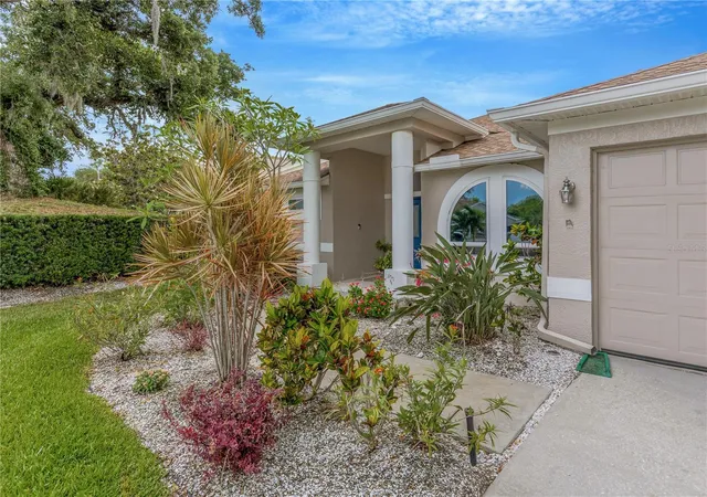 4th image of 727 Hidden Lake Dr, Tarpon Springs, FL 34689 | MLS# TB8509228